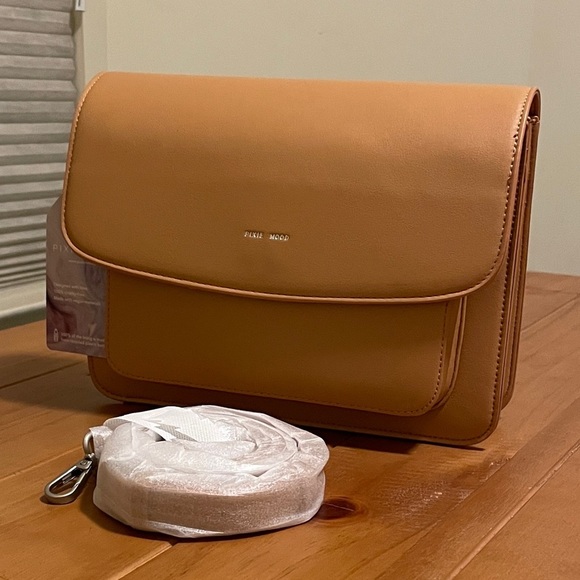 💕💕 NWT Pixie Tan Eco-Friendly Crossbody Bag Medium Size